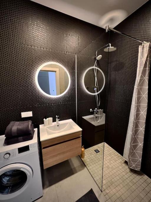 Riga's Essence: Stylish Appartement *